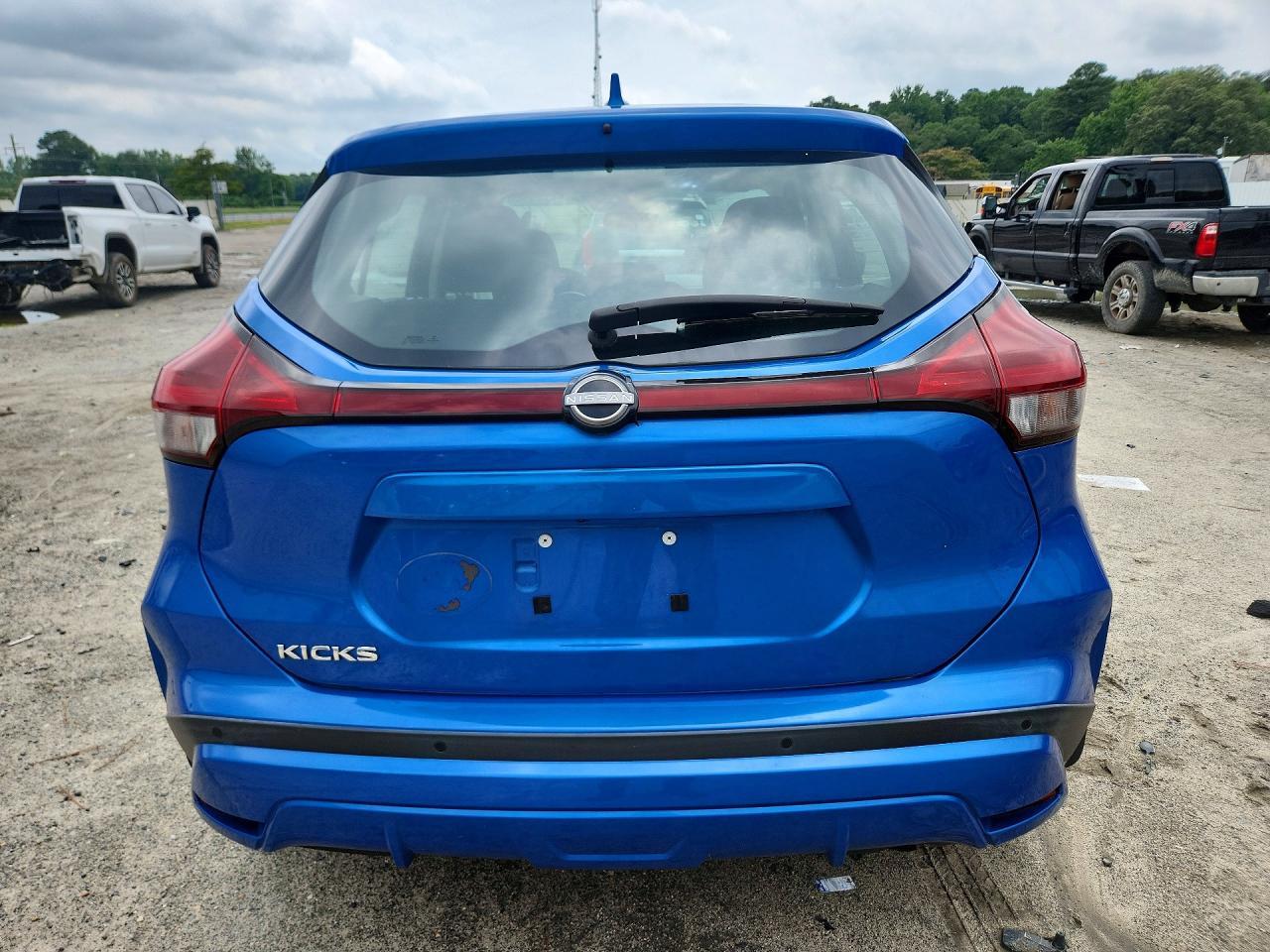 2022 Nissan Kicks S - Image 6