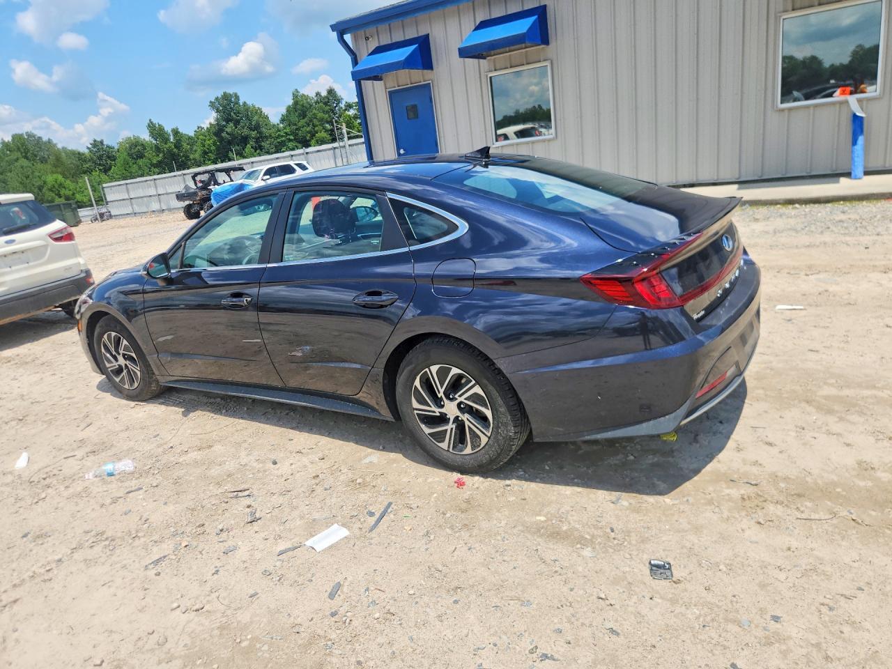 2022 Hyundai Sonata Hybrid Blue - Image 2