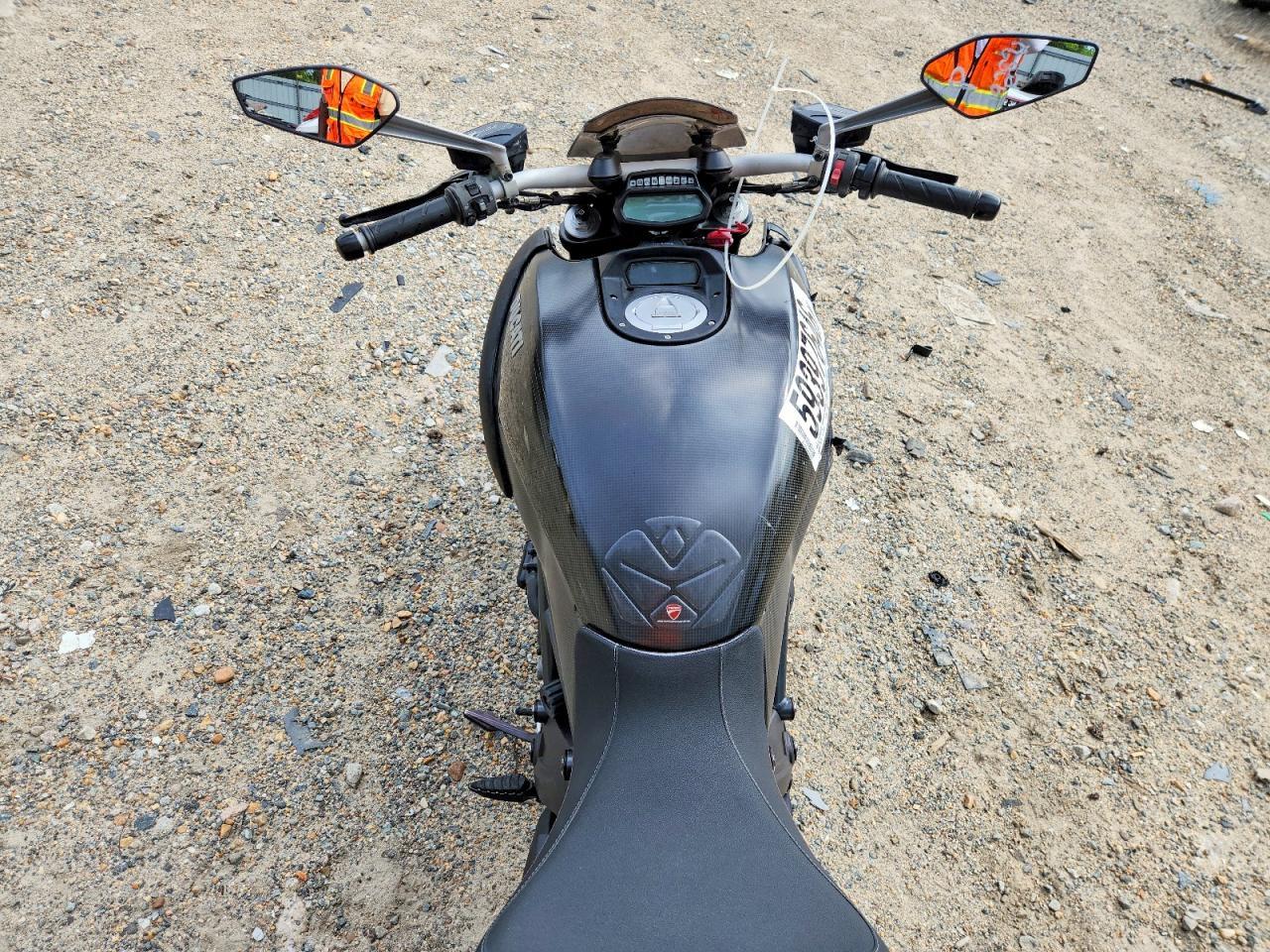 2011 Ducati Diavel - Image 6