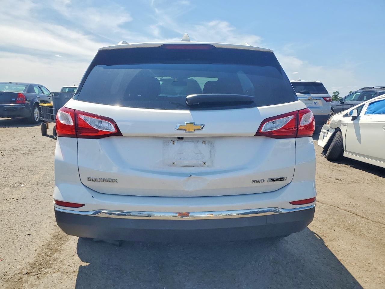 2018 Chevrolet Equinox Premier - Image 6
