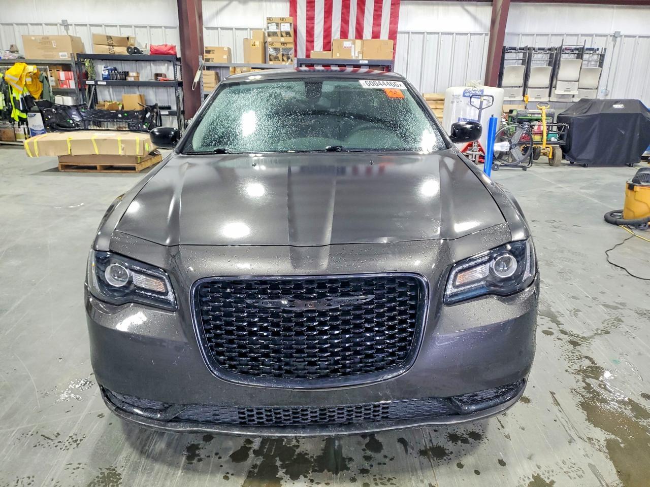 2023 Chrysler 300 Touring - Image 5