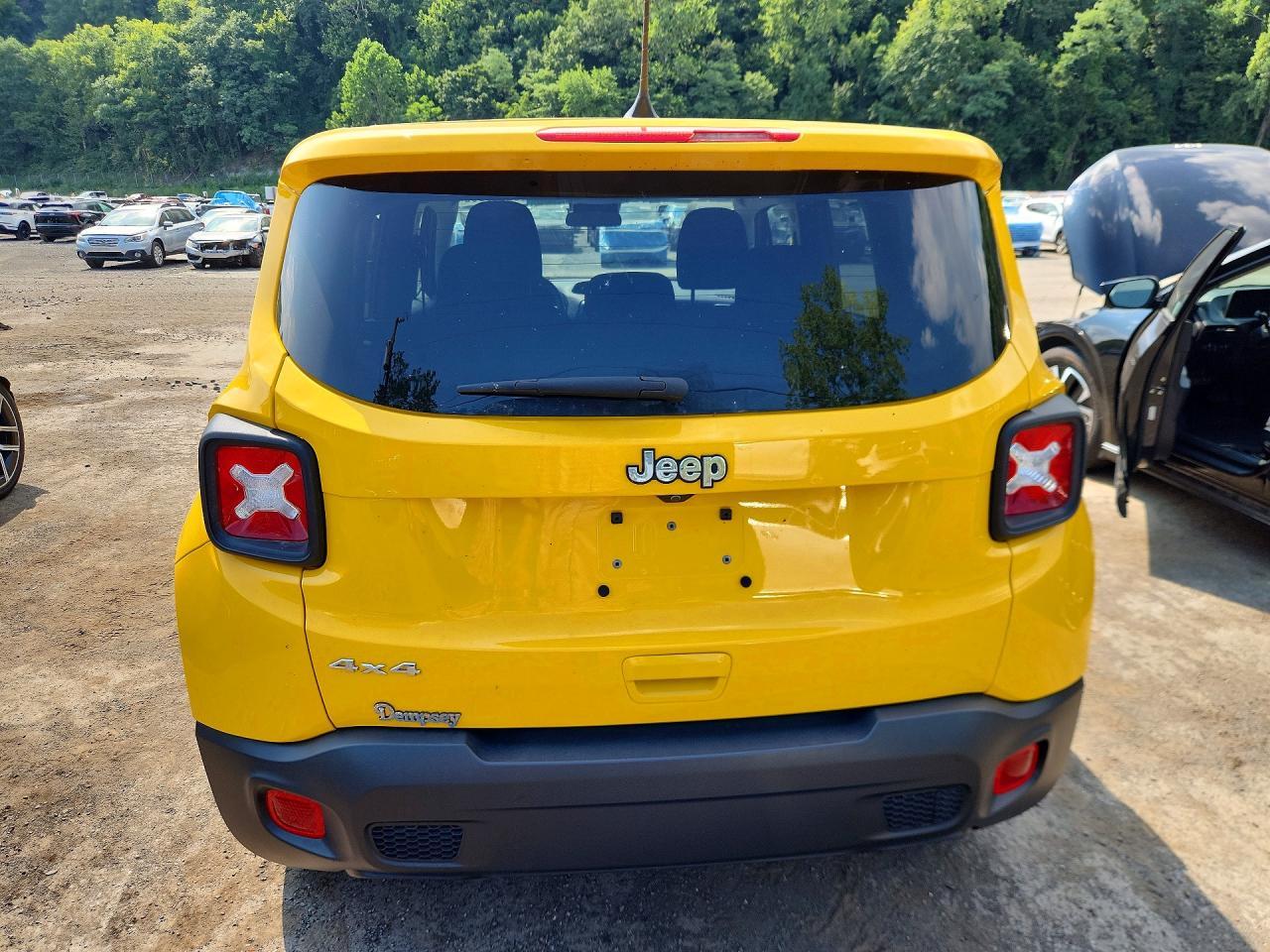 2023 Jeep Renegade Latitude - Image 6