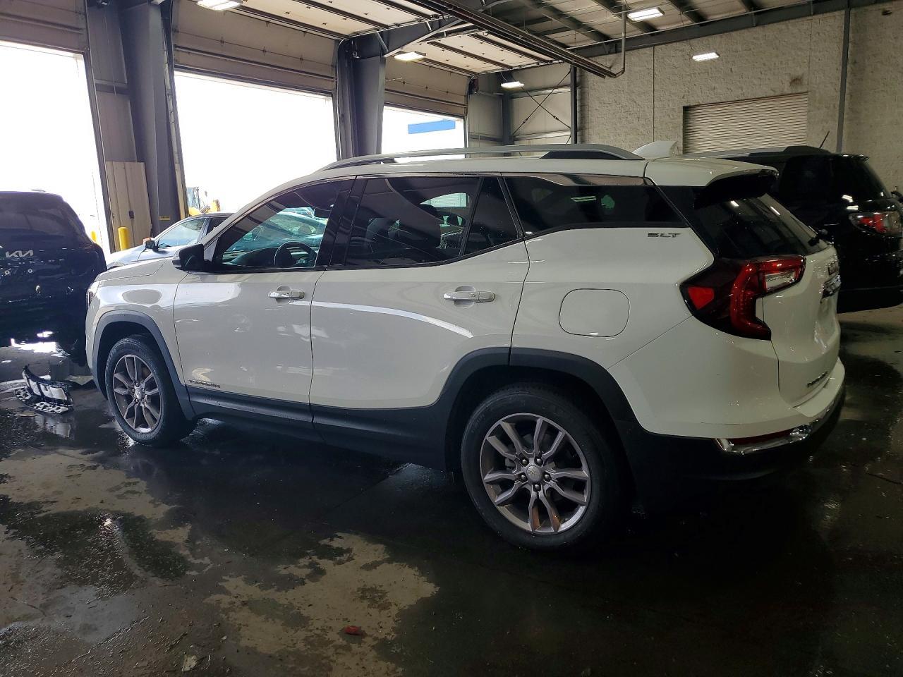 2023 GMC Terrain Slt - Фото 2