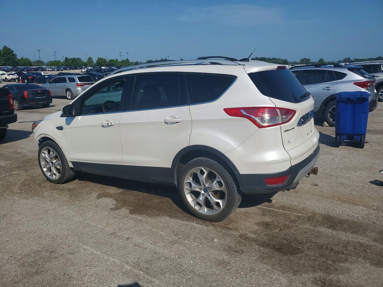 2015 Ford Escape Titanium - Фото 2