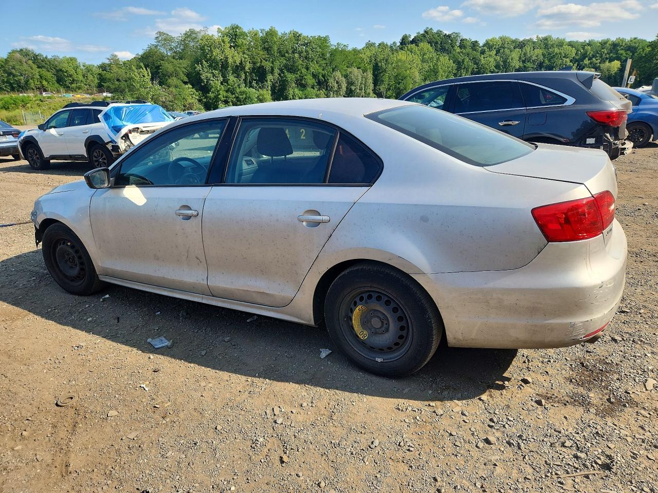 2011 Volkswagen Jetta Base - Image 2