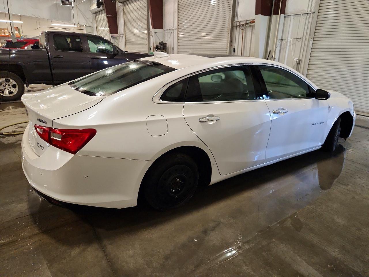 2016 Chevrolet Malibu Premier - Image 3