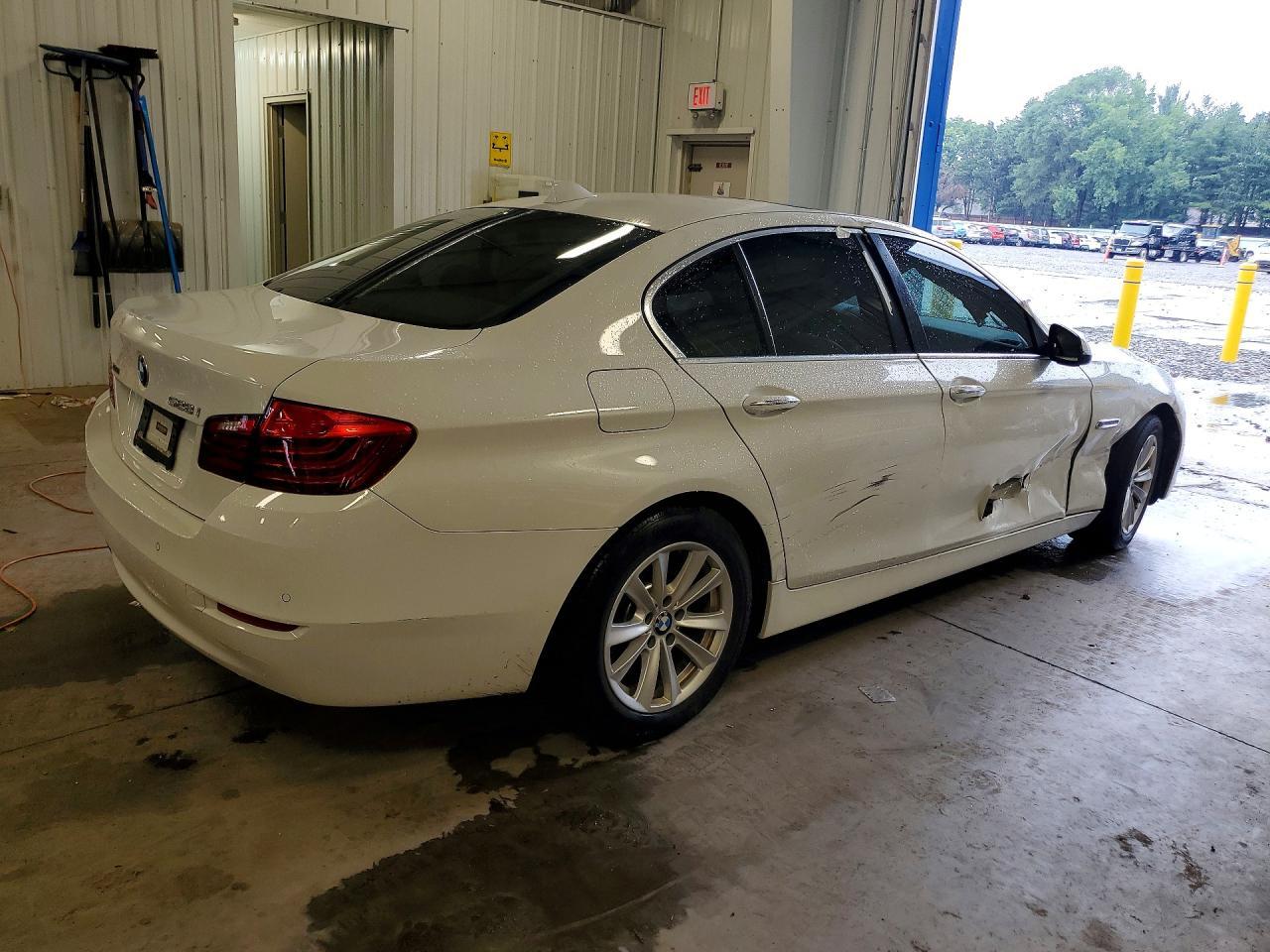 2015 BMW 528 Xi - Image 3