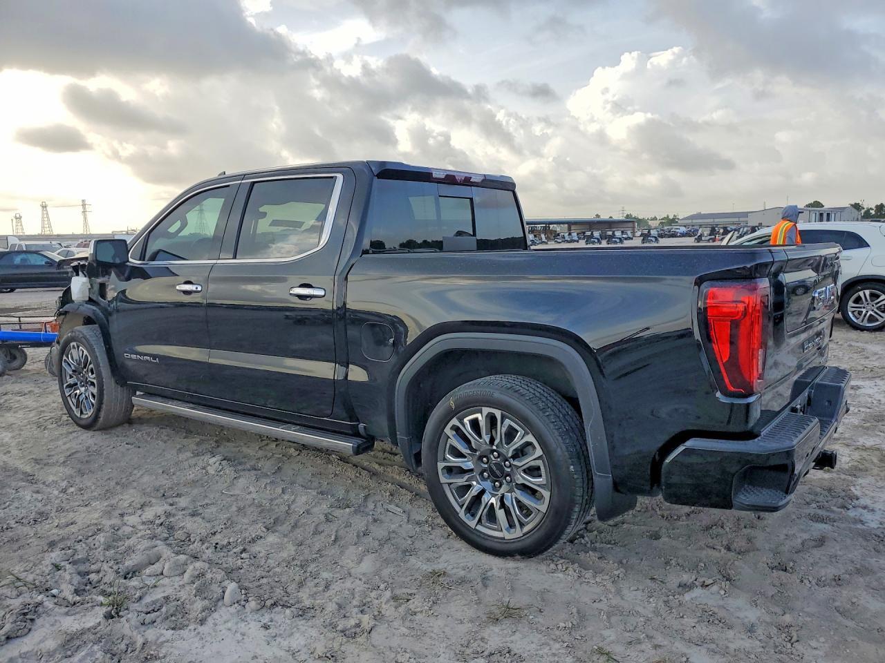 2024 GMC Sierra K1500 Denali Ultimate - Фото 2