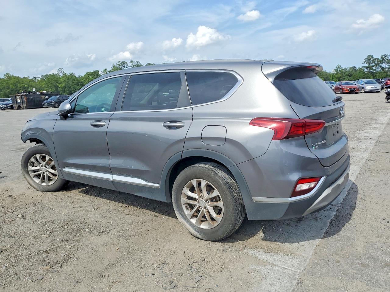 2019 Hyundai Santa Fe Se - Фото 2