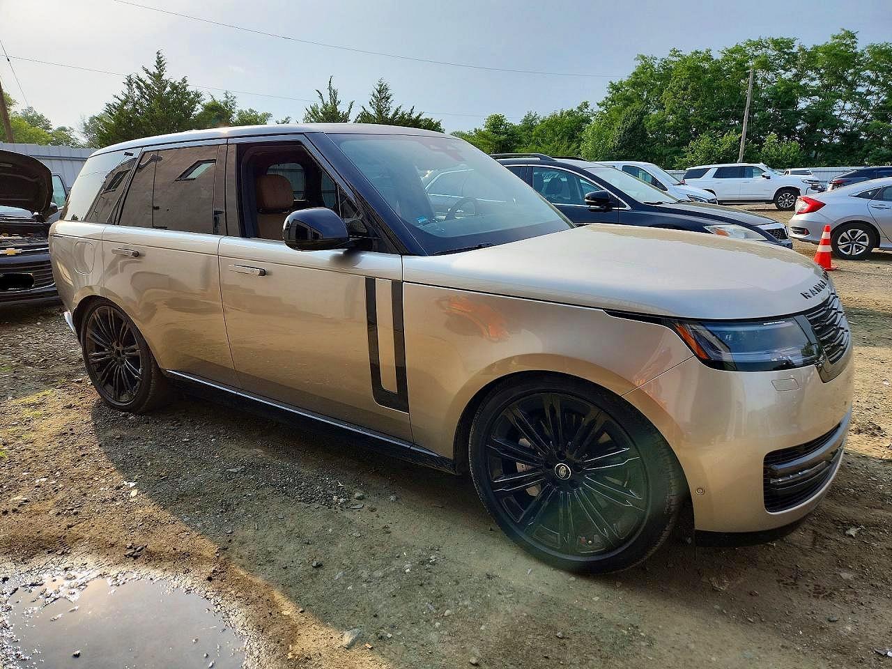 2025 Land Rover Range Rover Se - Image 4