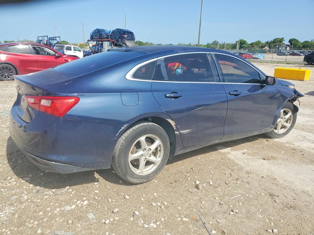 2017 Chevrolet Malibu Ls - Фото 3