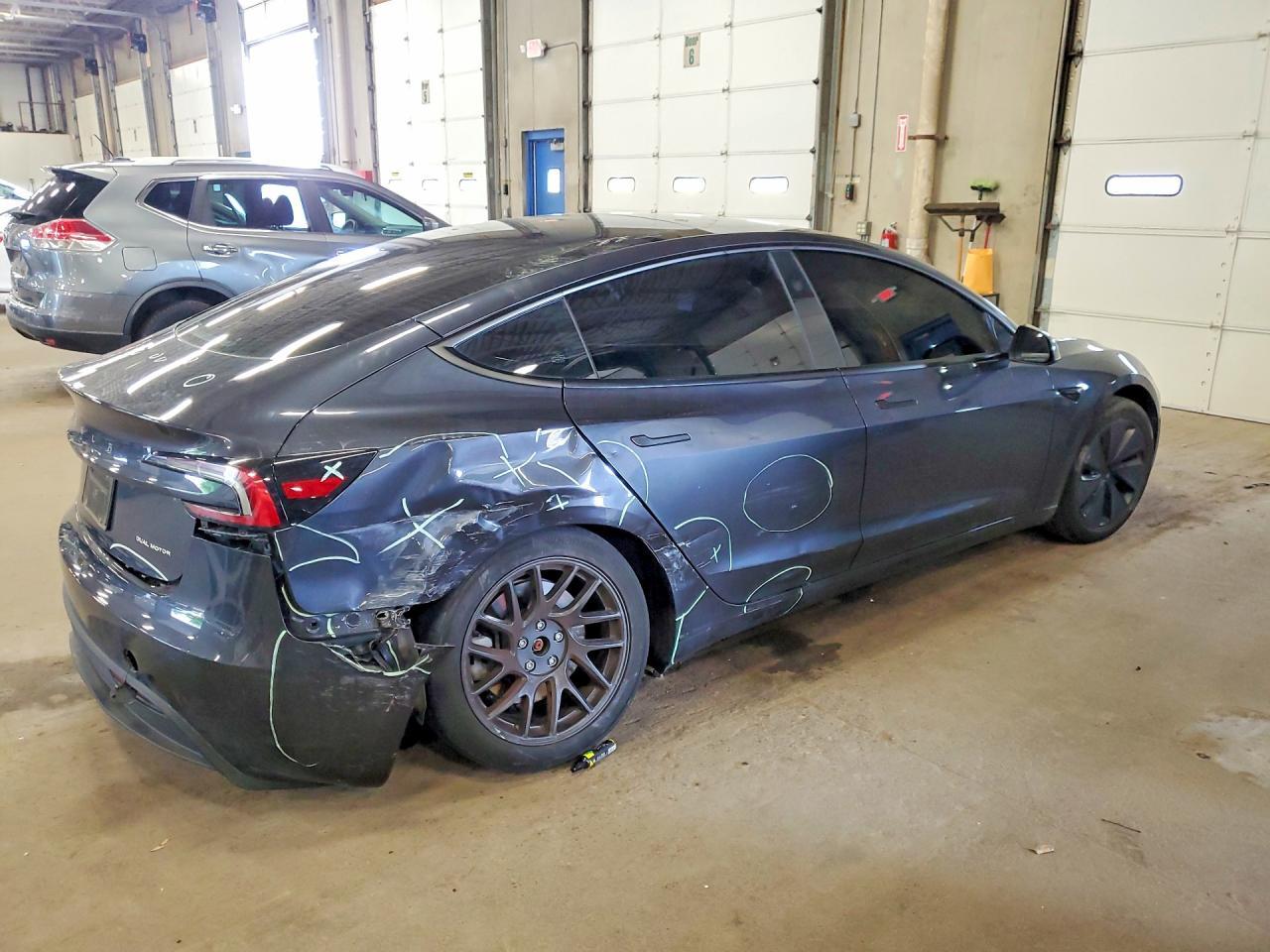 2024 Tesla Model 3 - Фото 3