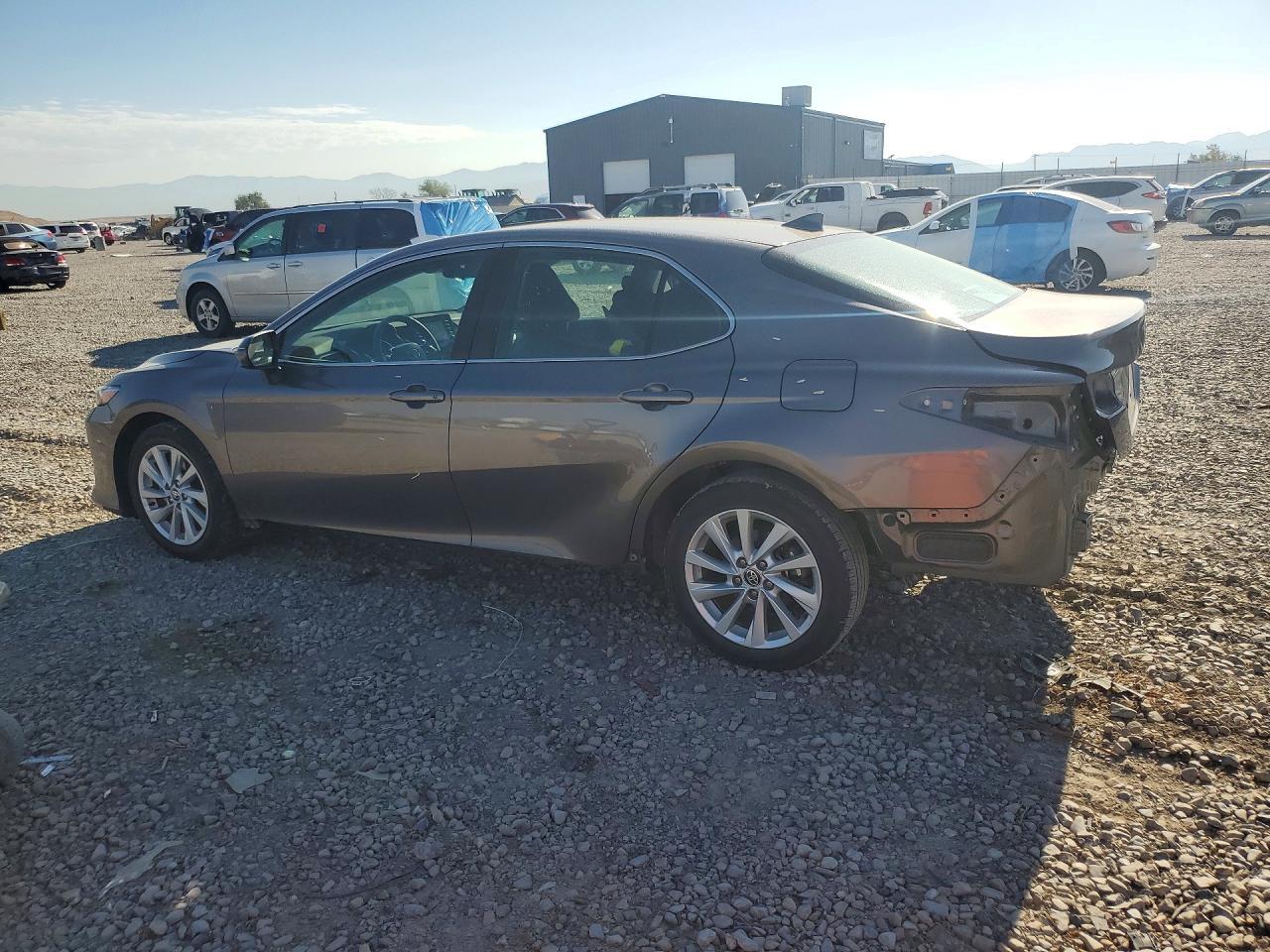 2024 Toyota Camry Le - Фото 2