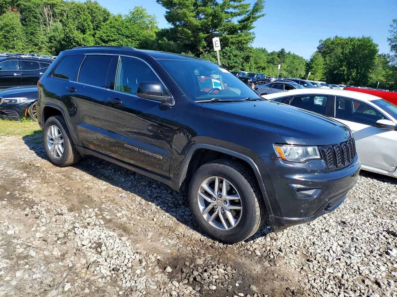 2019 Jeep Grand Cherokee Laredo - Image 4