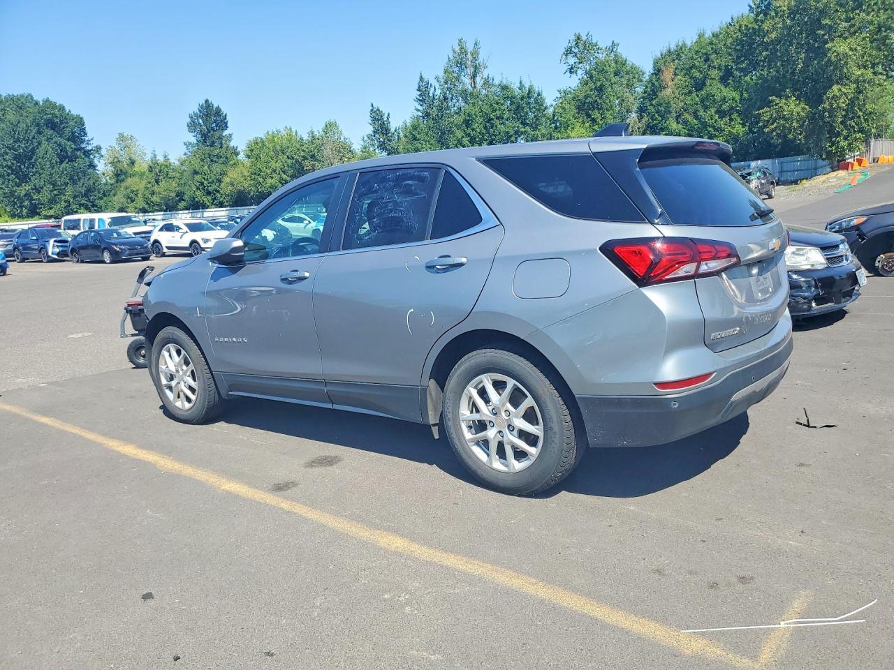 2023 Chevrolet Equinox Lt - Image 2