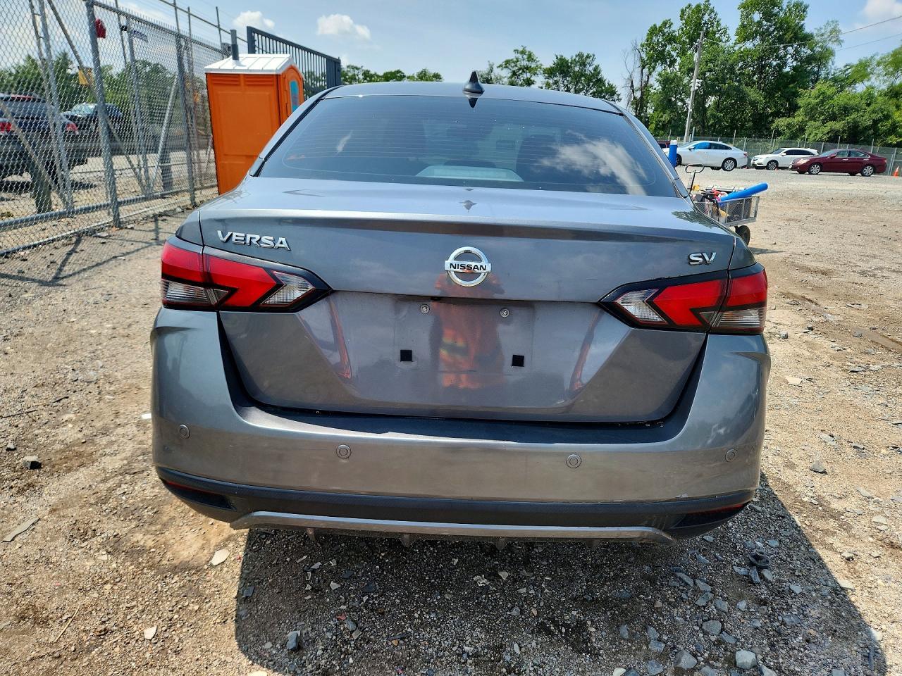2021 Nissan Versa Sv - Image 6