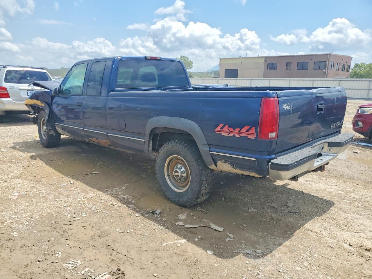 1998 Chevrolet Gmt-400 K2500 - Фото 2