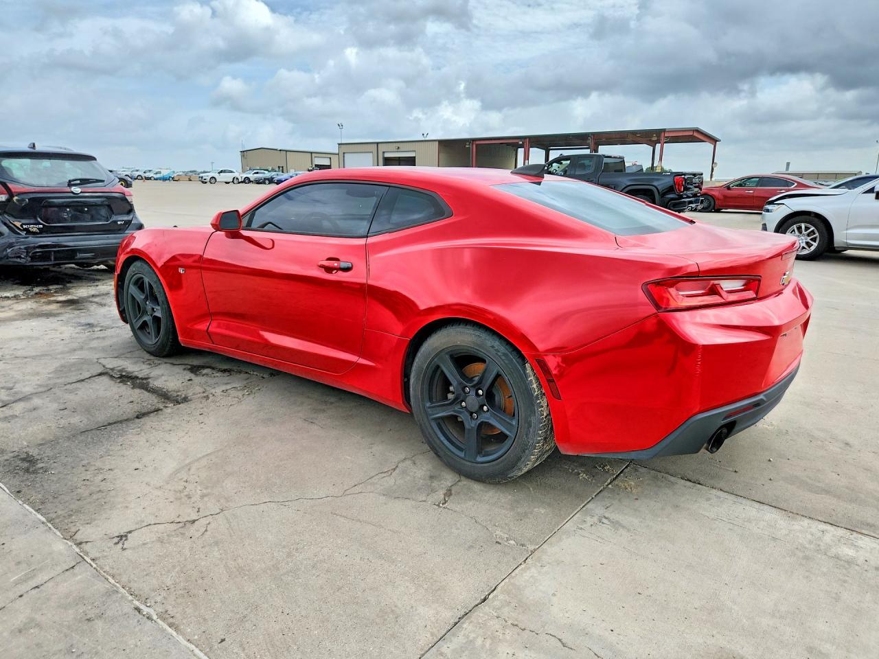 2017 Chevrolet Camaro Lt - Image 2