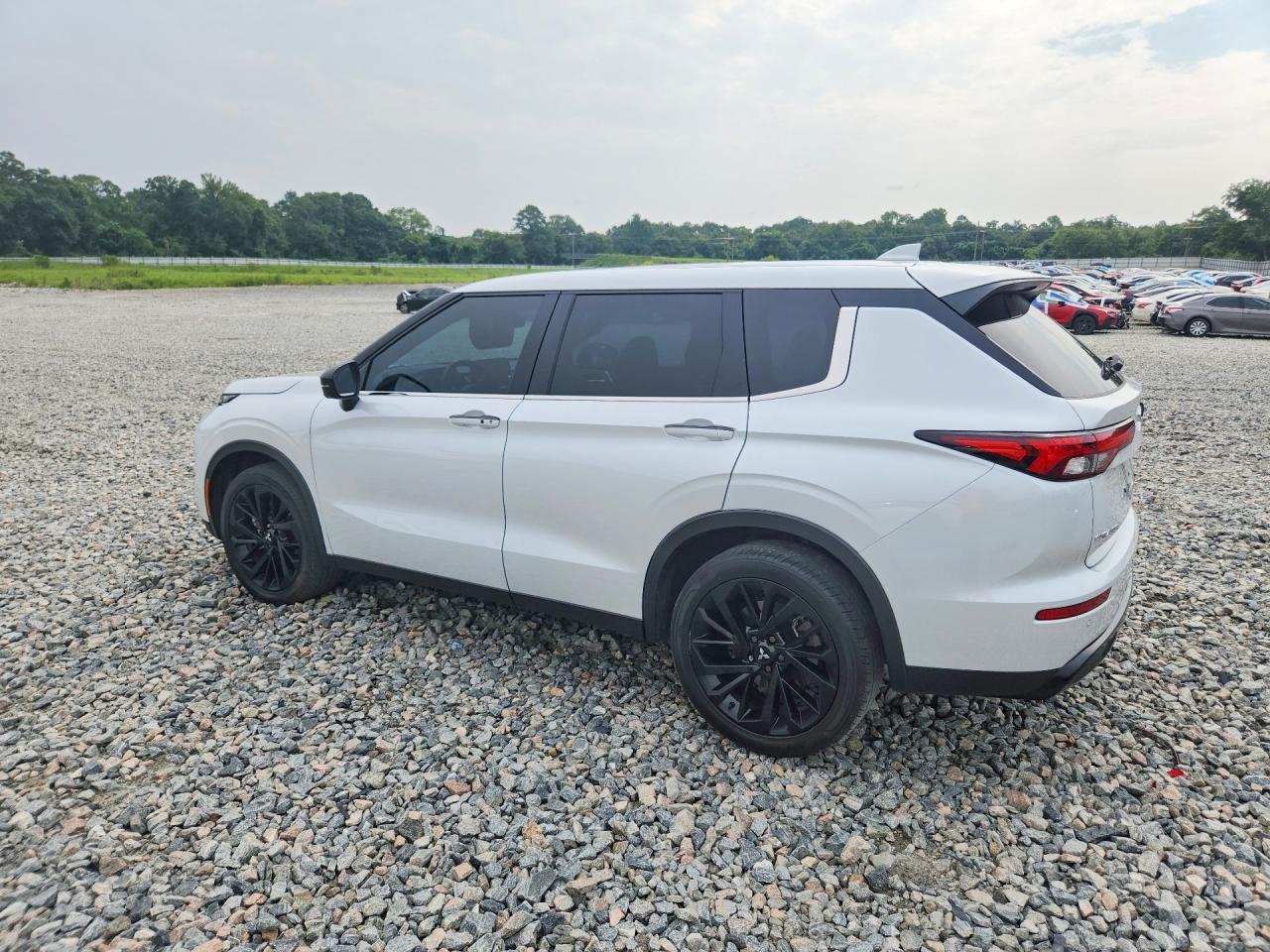 2023 Mitsubishi Outlander Sel - Фото 2