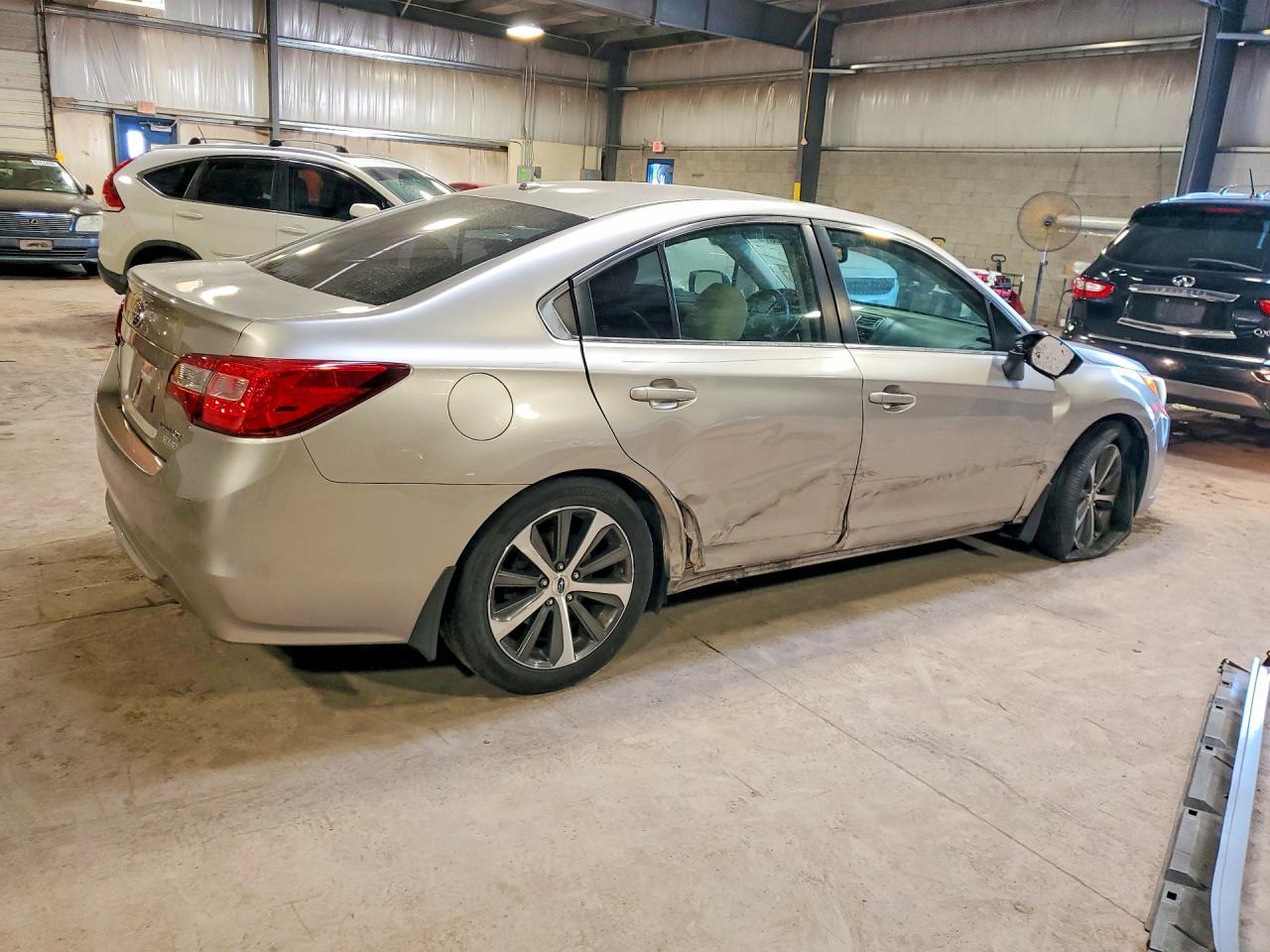2015 Subaru Legacy 2.5I Limited - Фото 3