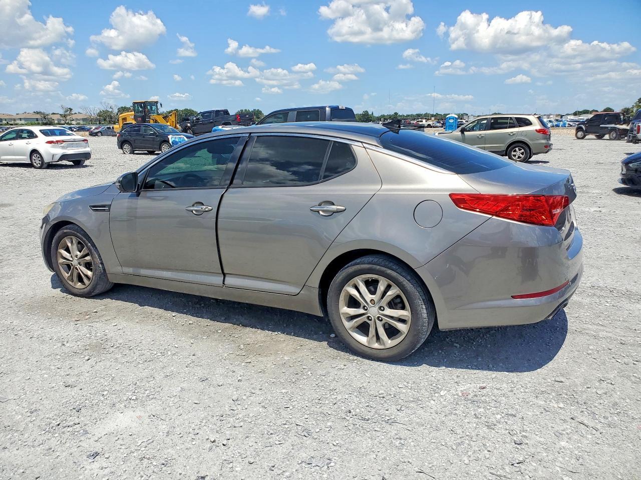 2012 Kia Optima Ex - Image 2