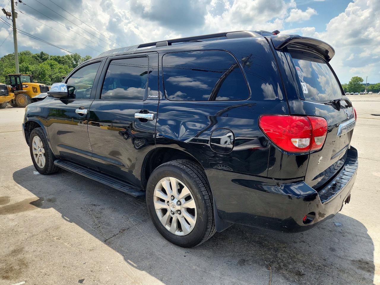 2012 Toyota Sequoia Platinum - Фото 2