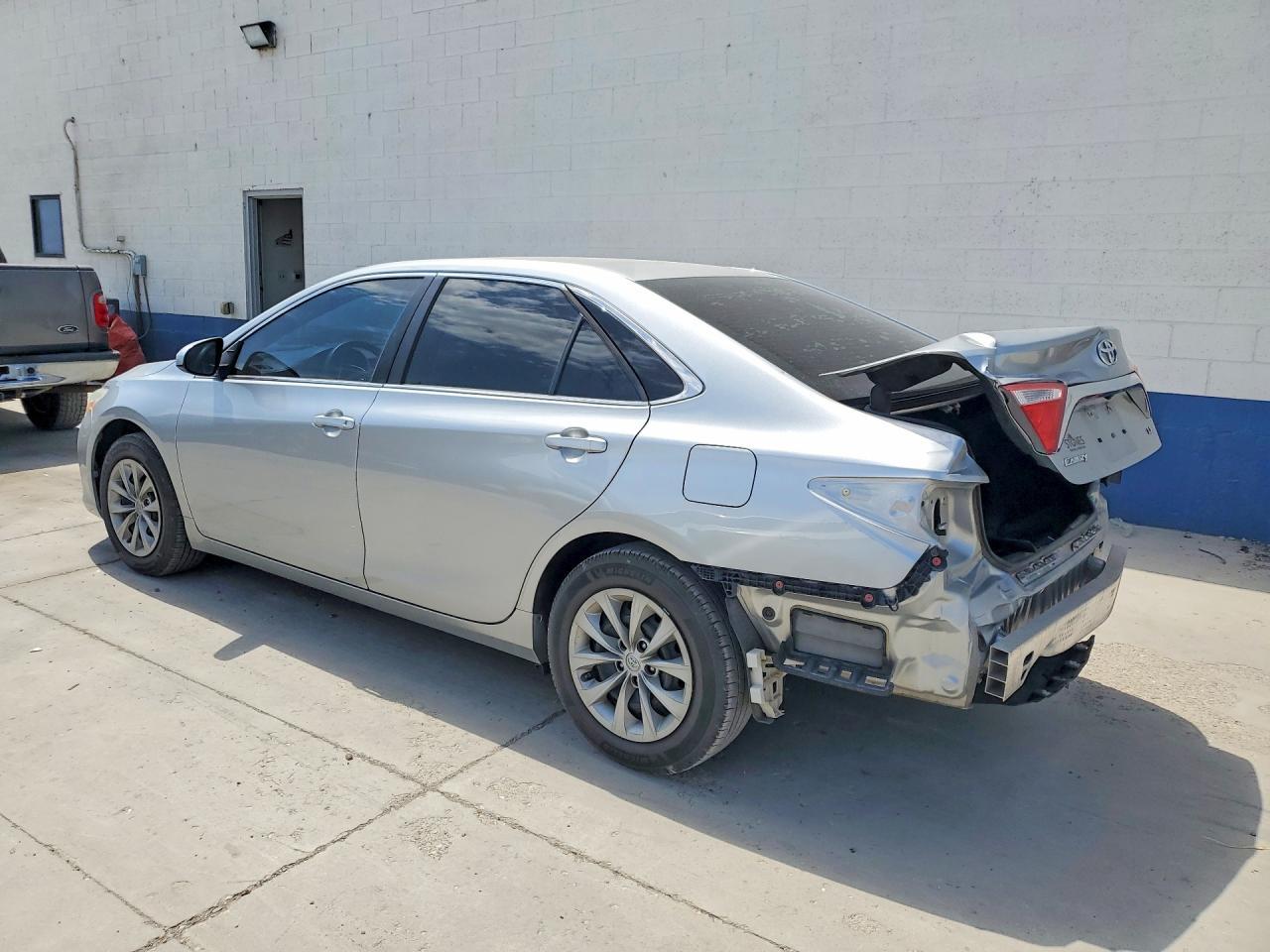 2017 Toyota Camry Le - Image 2