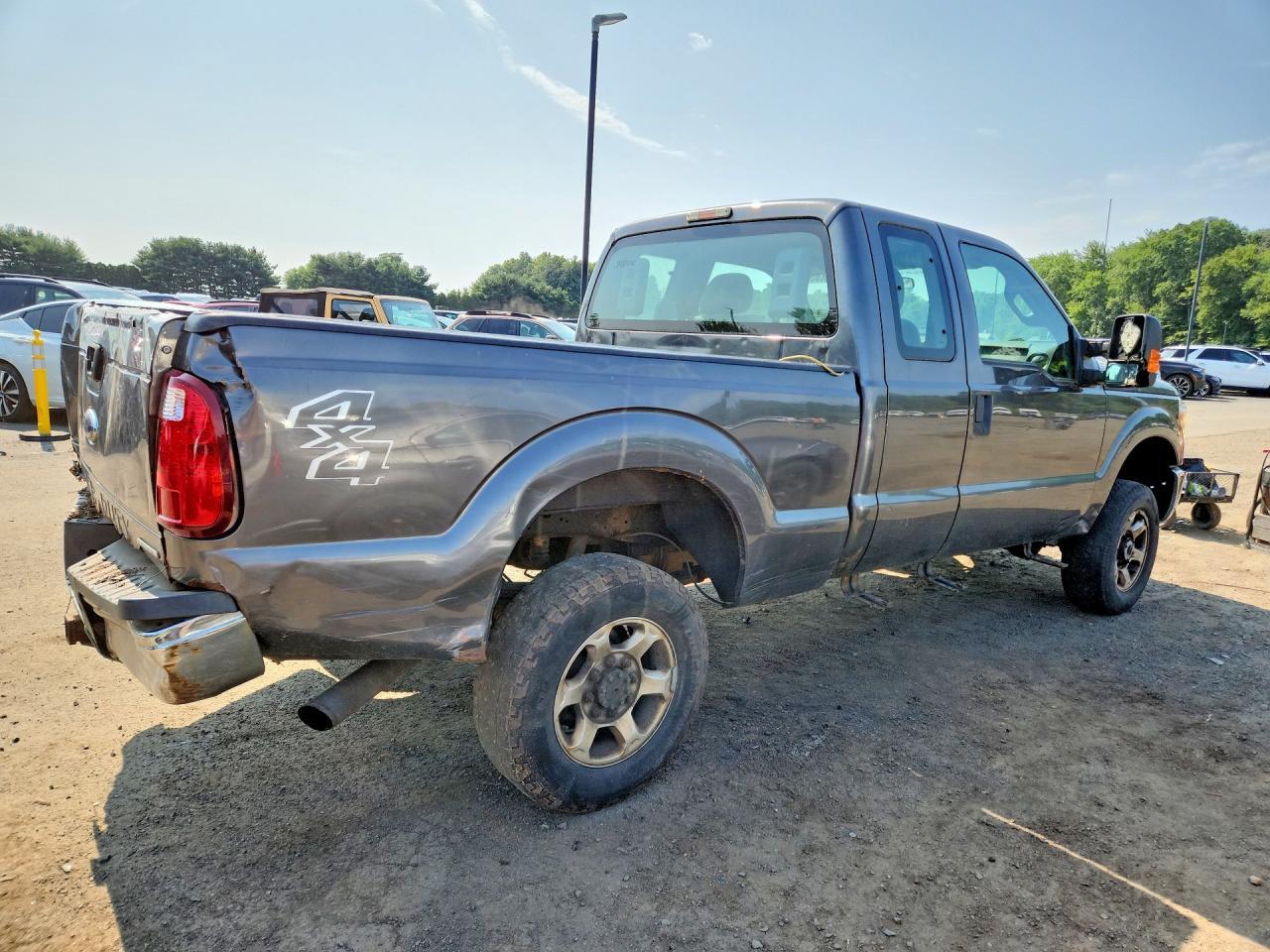 2015 Ford F250 - Фото 3