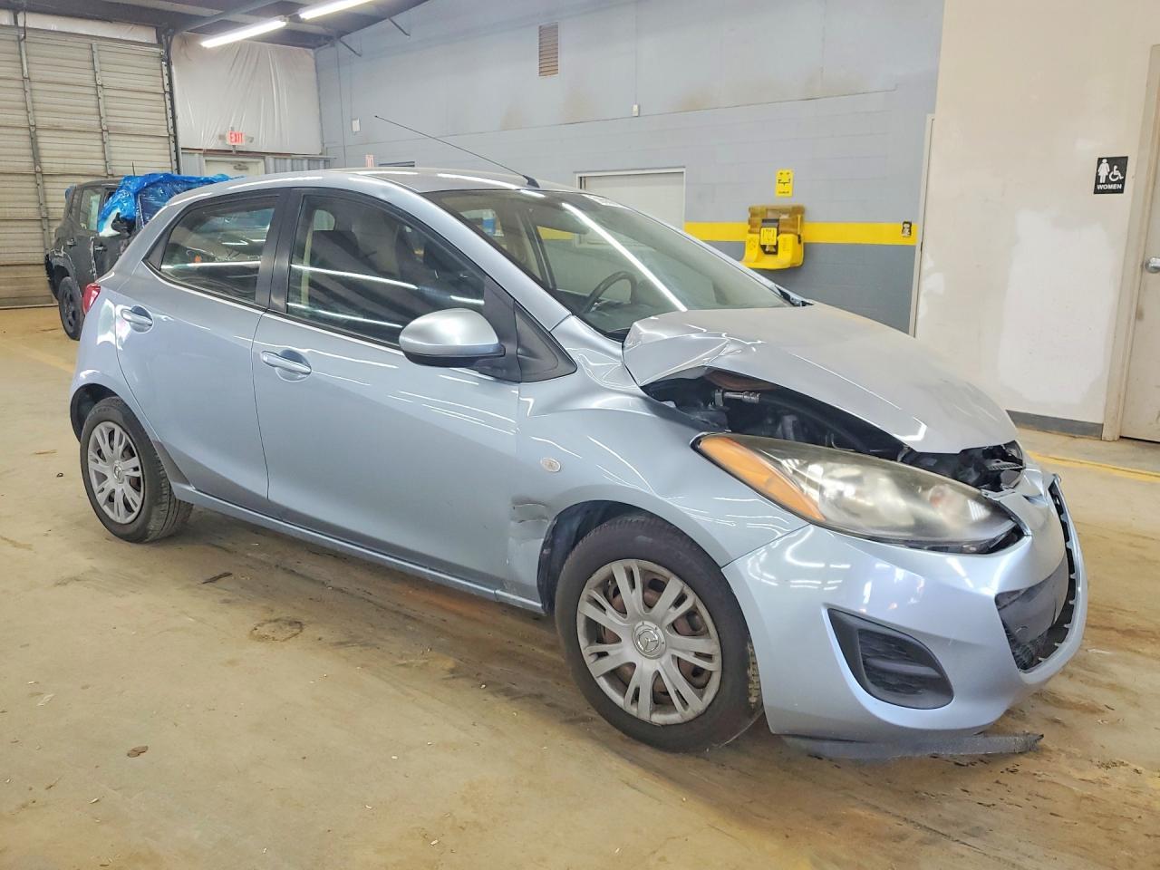 2013 Mazda Mazda2 - Фото 4