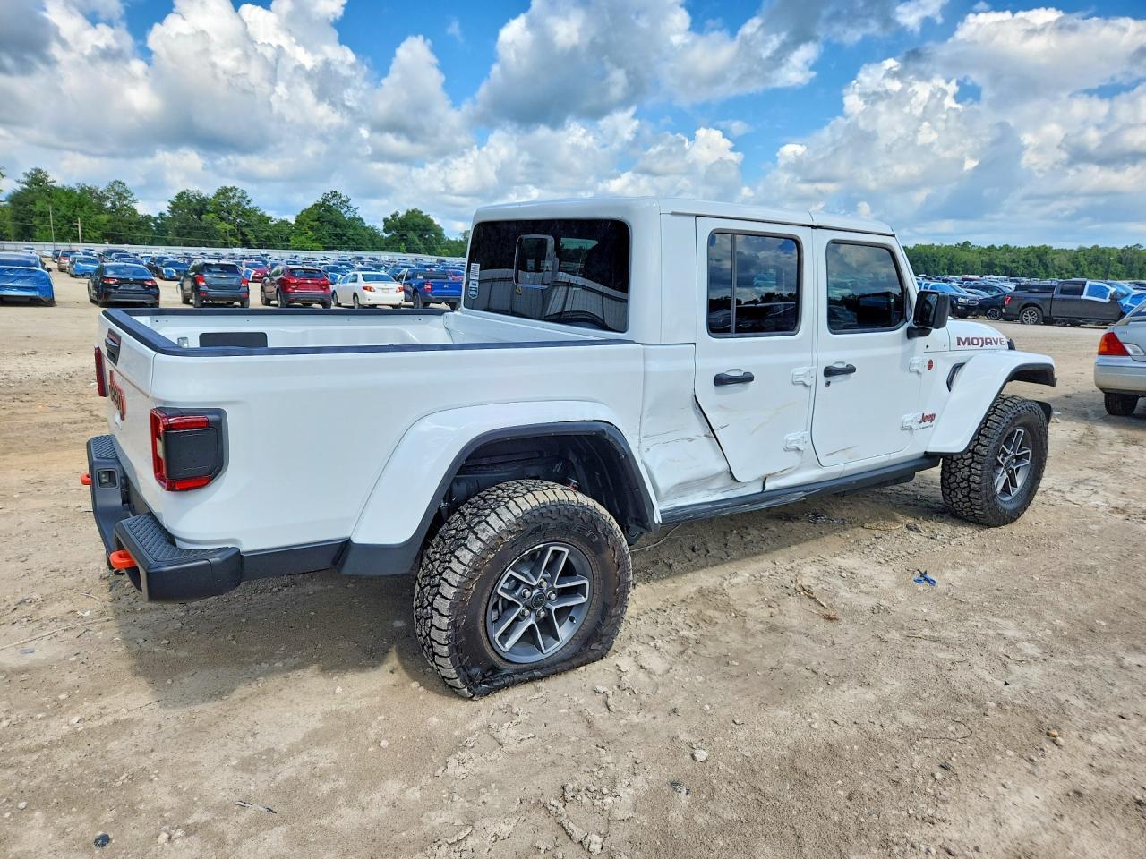 2026 Jeep Gladiator Mojave - Фото 3