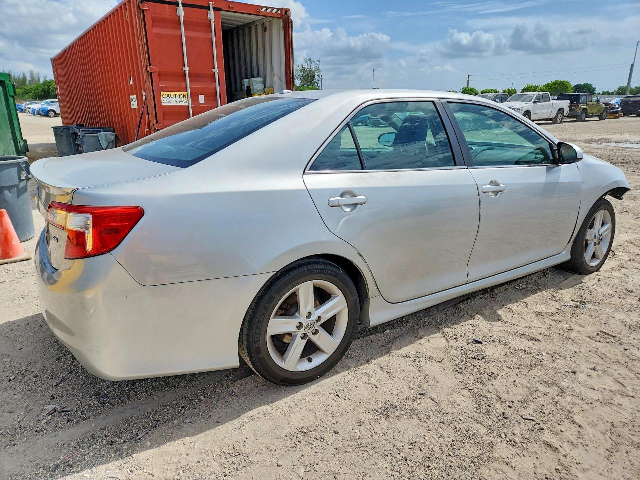 2014 Toyota Camry Se - Image 3