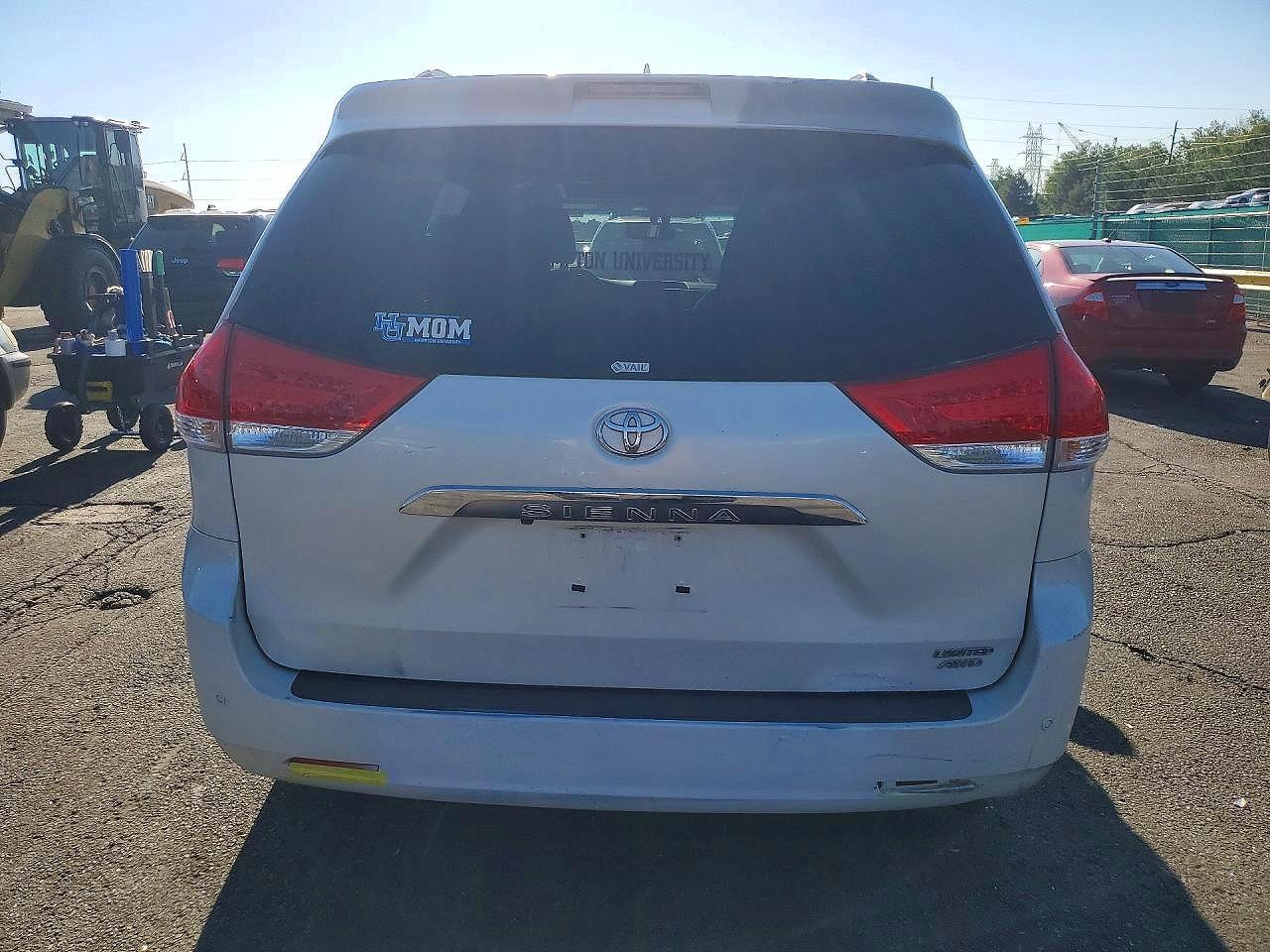 2012 Toyota Sienna Limited 7-Passenger - Image 6