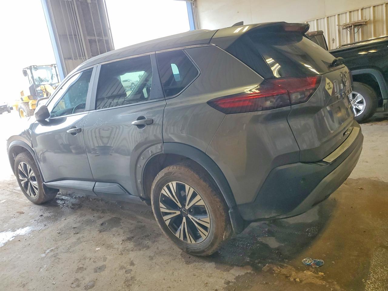 2023 Nissan Rogue Sv - Image 2
