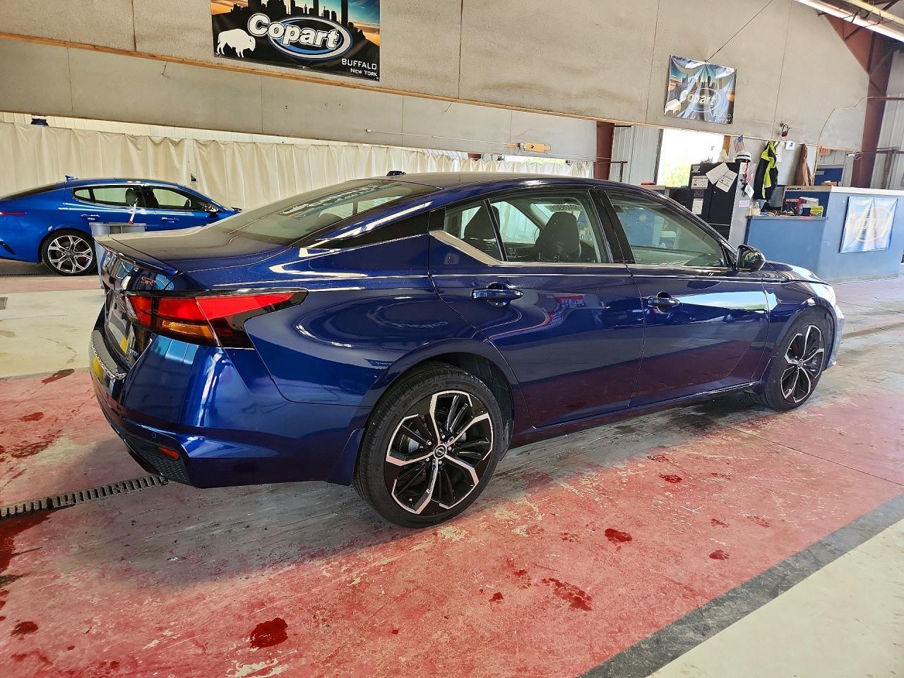 2023 Nissan Altima Sr - Фото 3