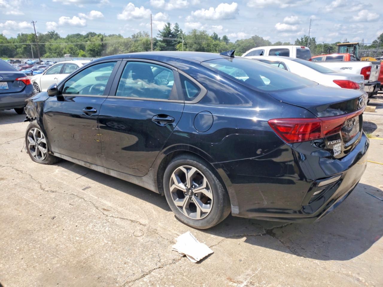 2020 Kia Forte Lxs - Image 2