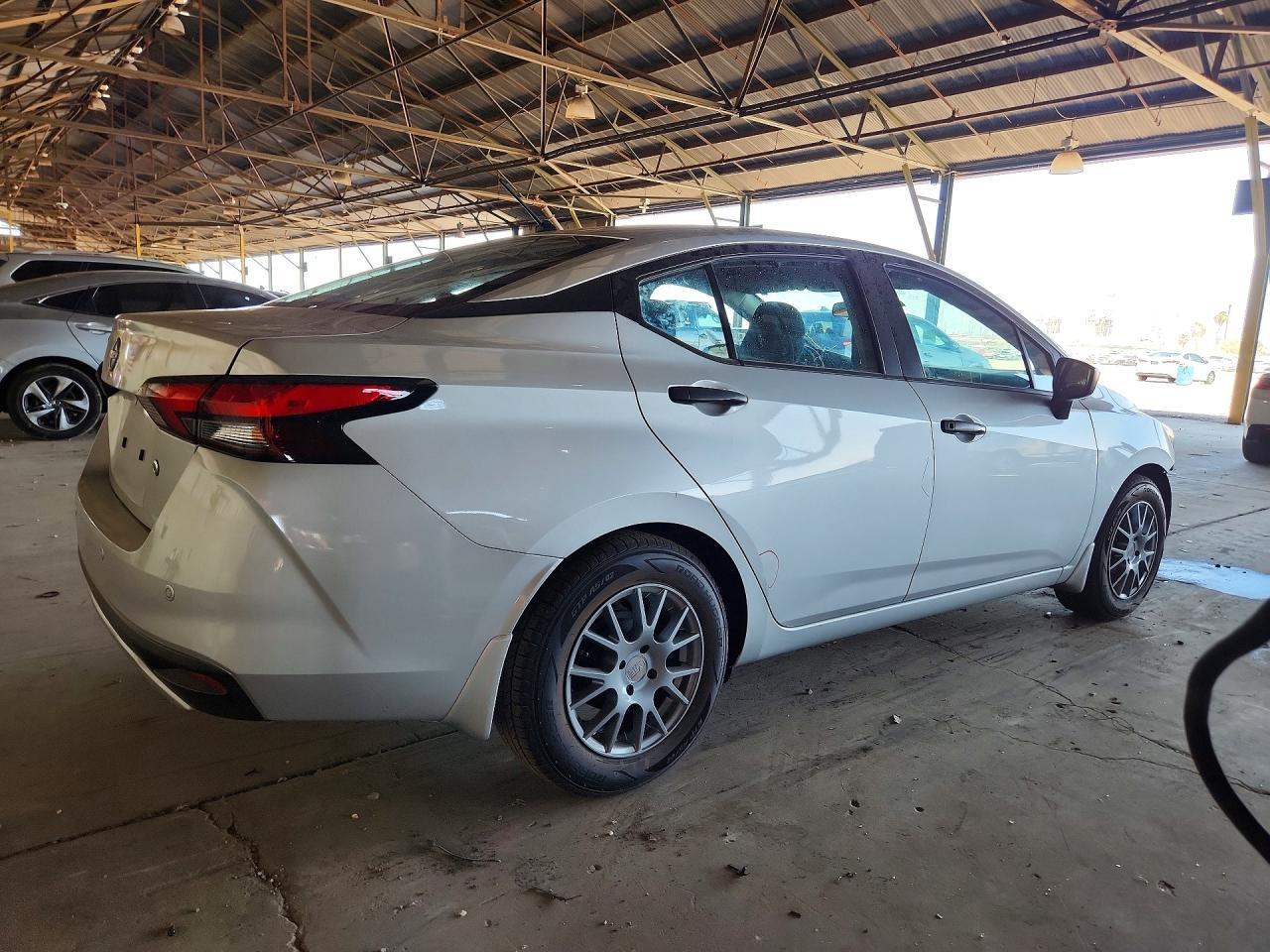 2025 Nissan Versa - Фото 3