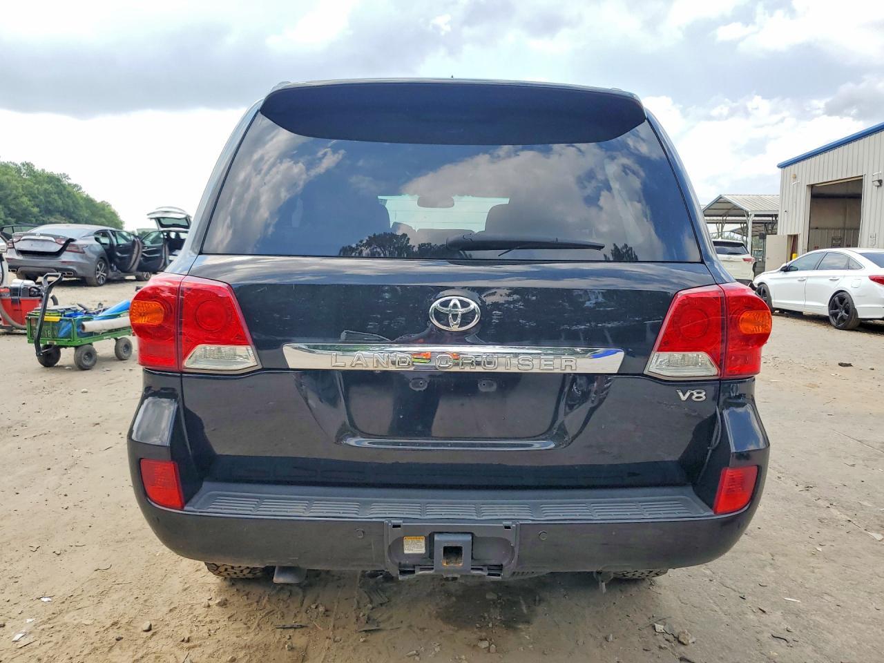2013 Toyota Land Cruiser Base - Image 6
