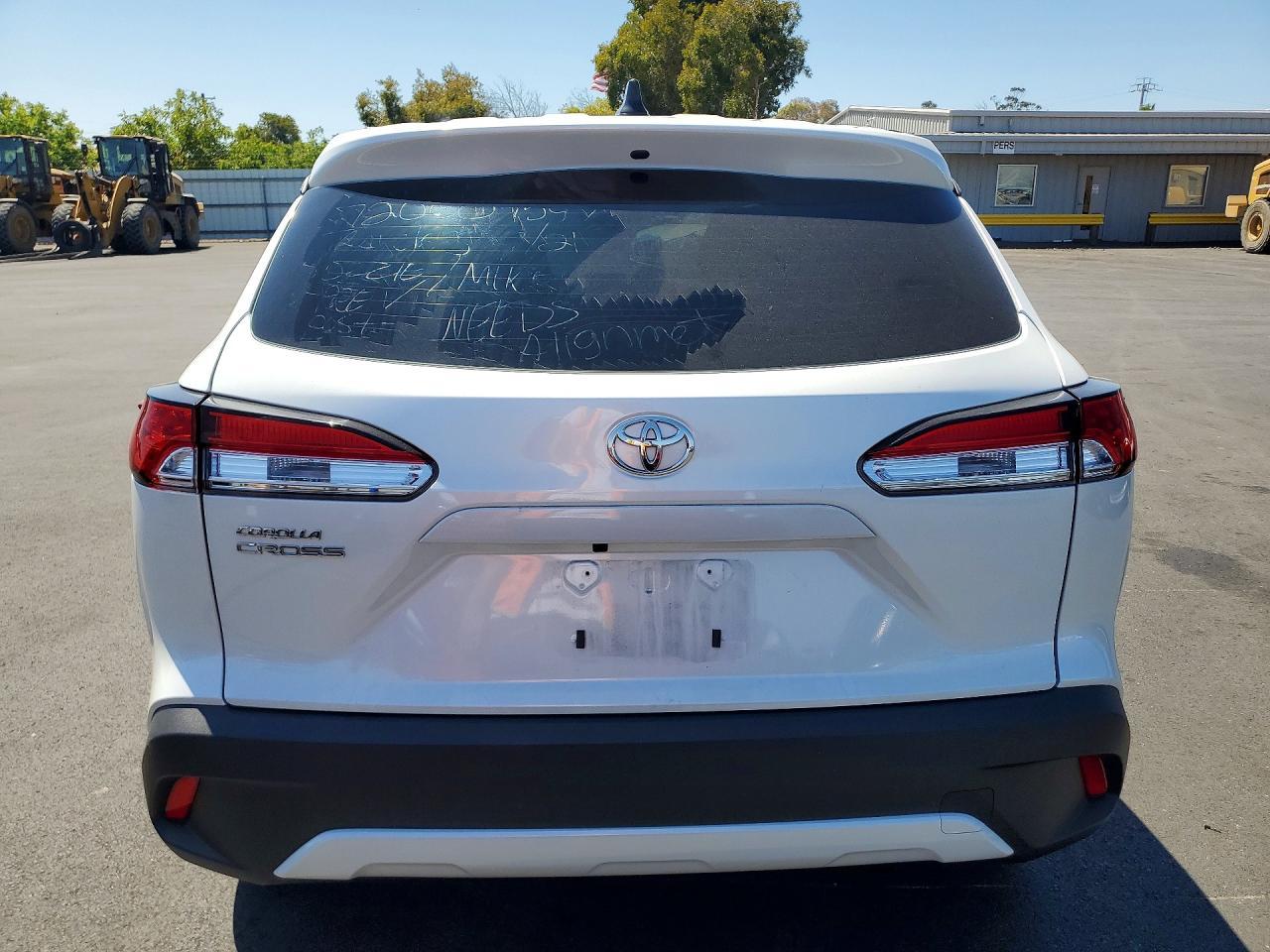 2024 Toyota Corolla Cross L - Фото 6
