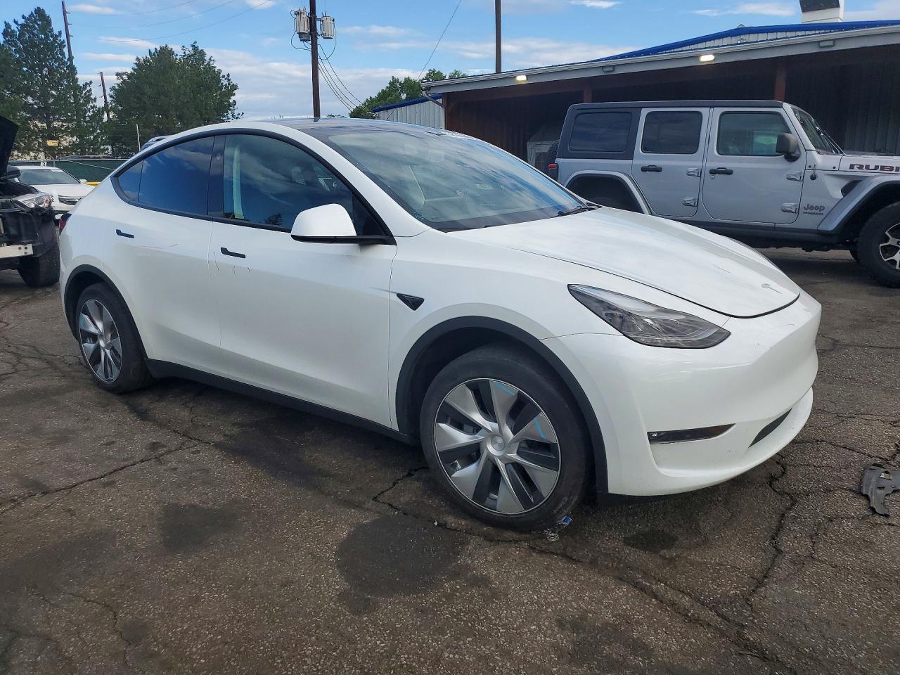 2023 Tesla Model Y - Фото 4