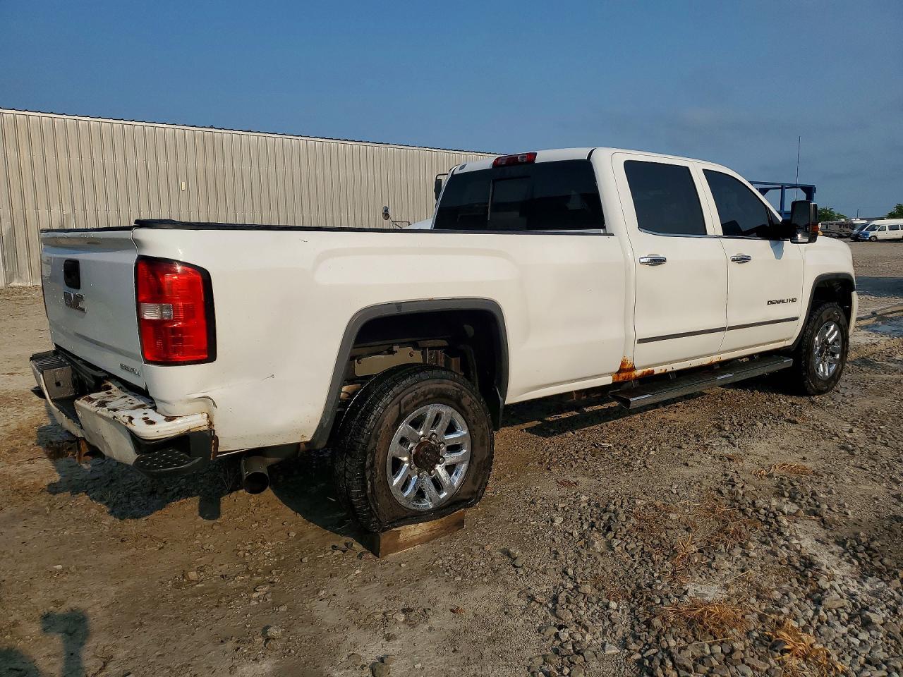 2015 GMC Sierra K3500 Denali - Фото 3