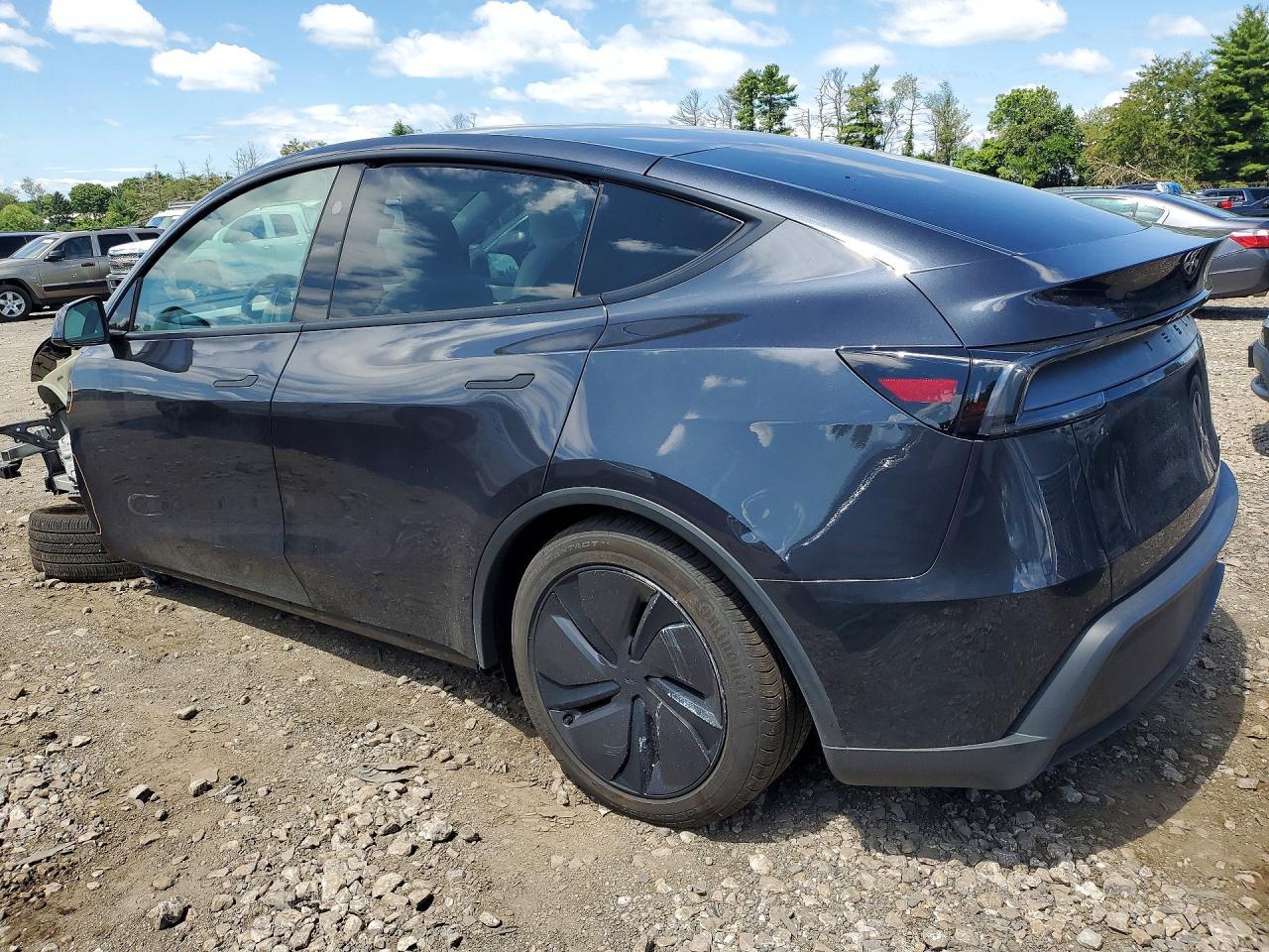 2026 Tesla Model Y - Image 2