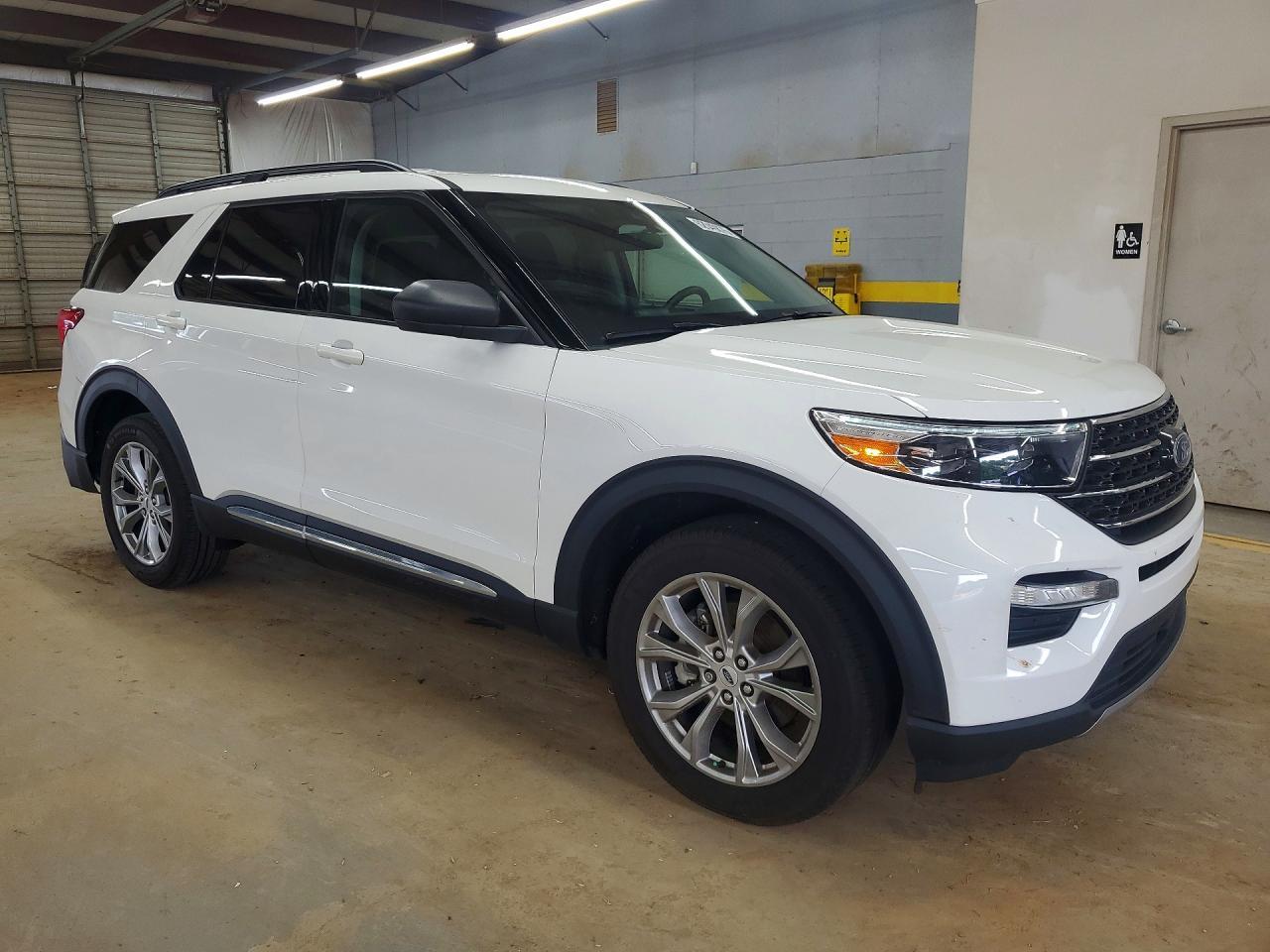 2023 Ford Explorer Xlt - Фото 4