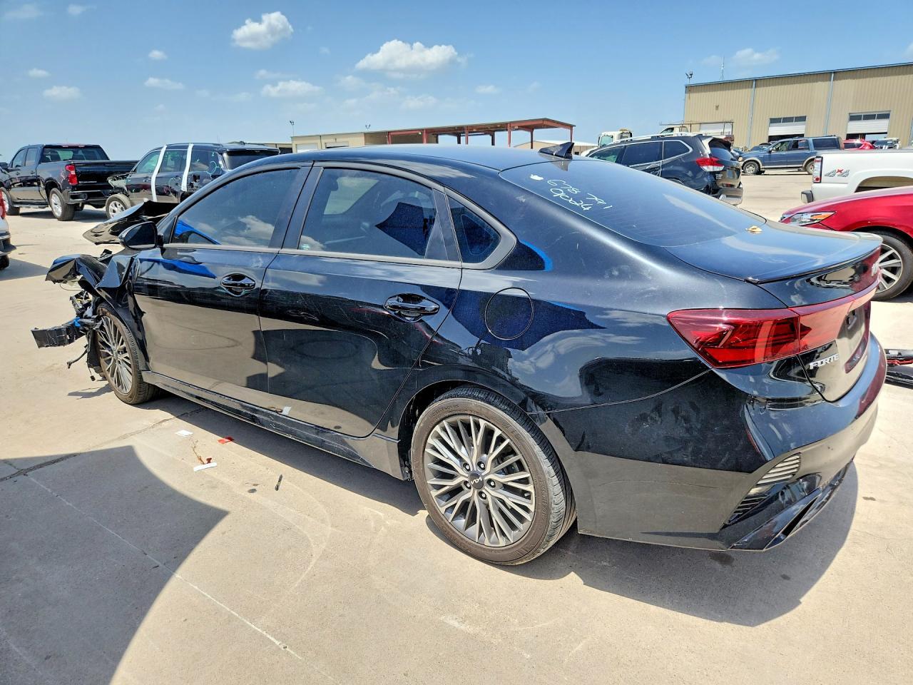 2024 Kia Forte Gt Line - Фото 2