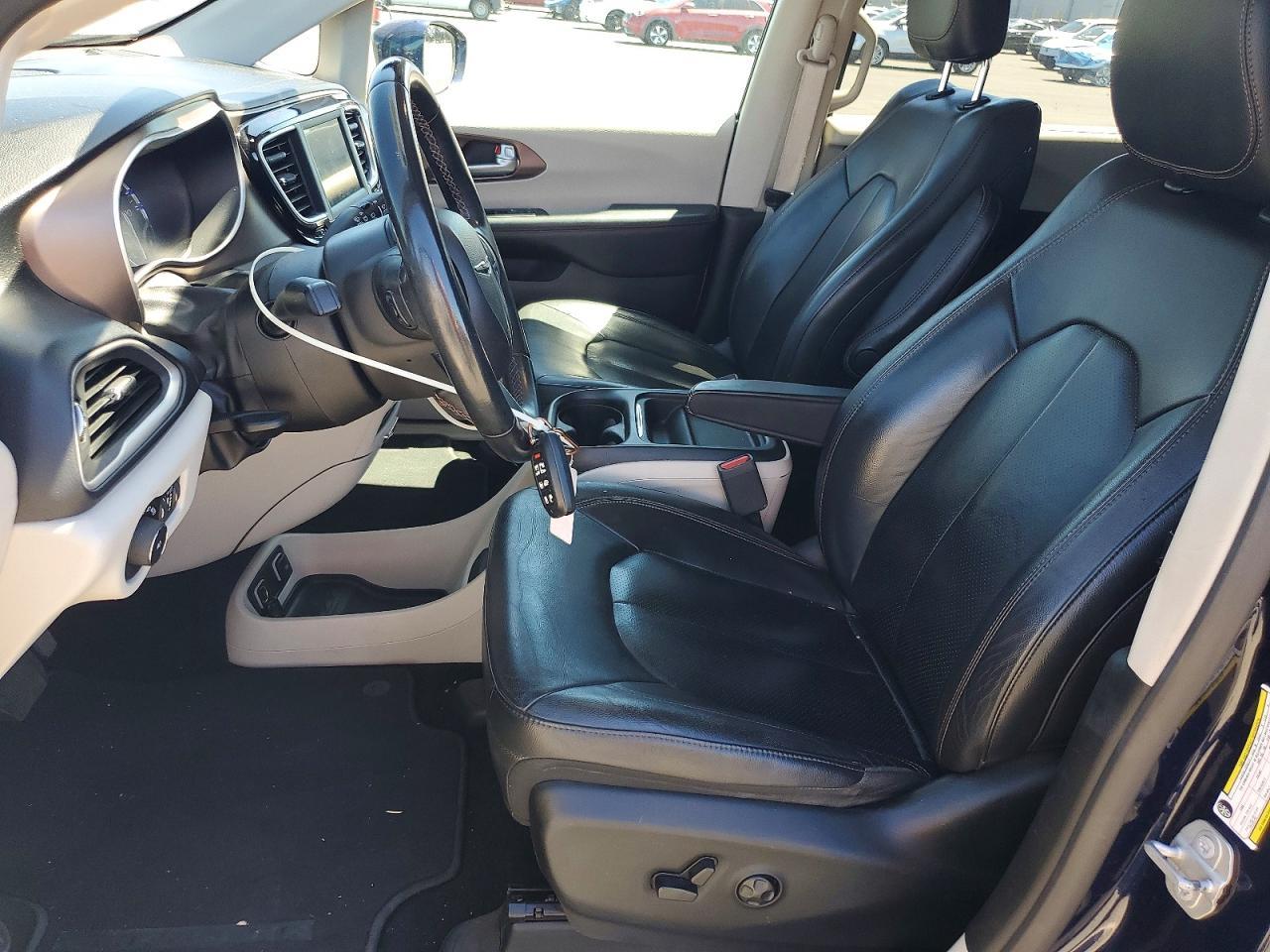 2018 Chrysler Pacifica Touring L - Image 7