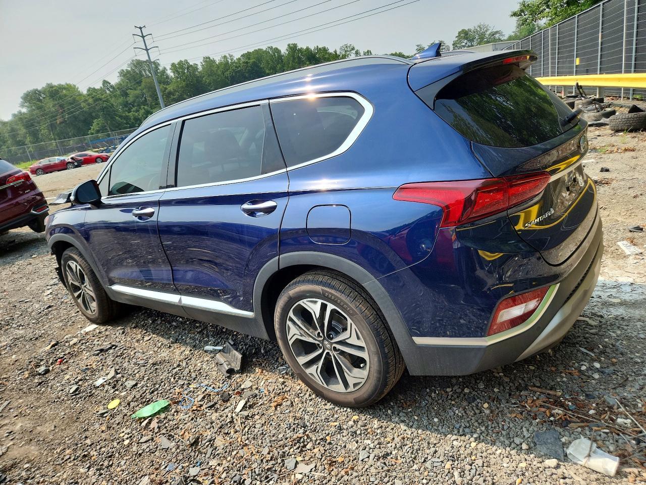 2019 Hyundai Santa Fe Limited 2.0T - Фото 2
