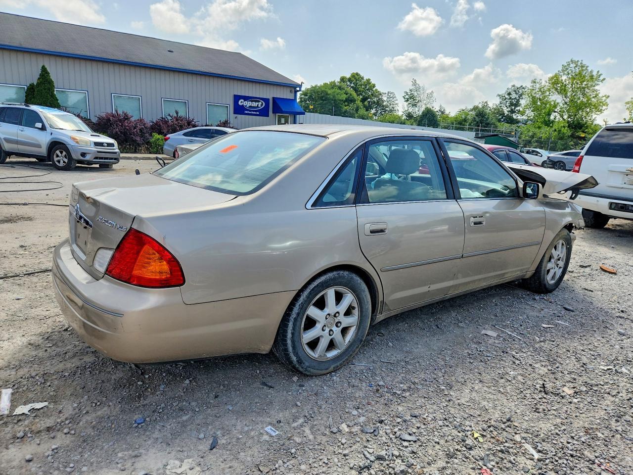 2000 Toyota Avalon Xls - Image 3