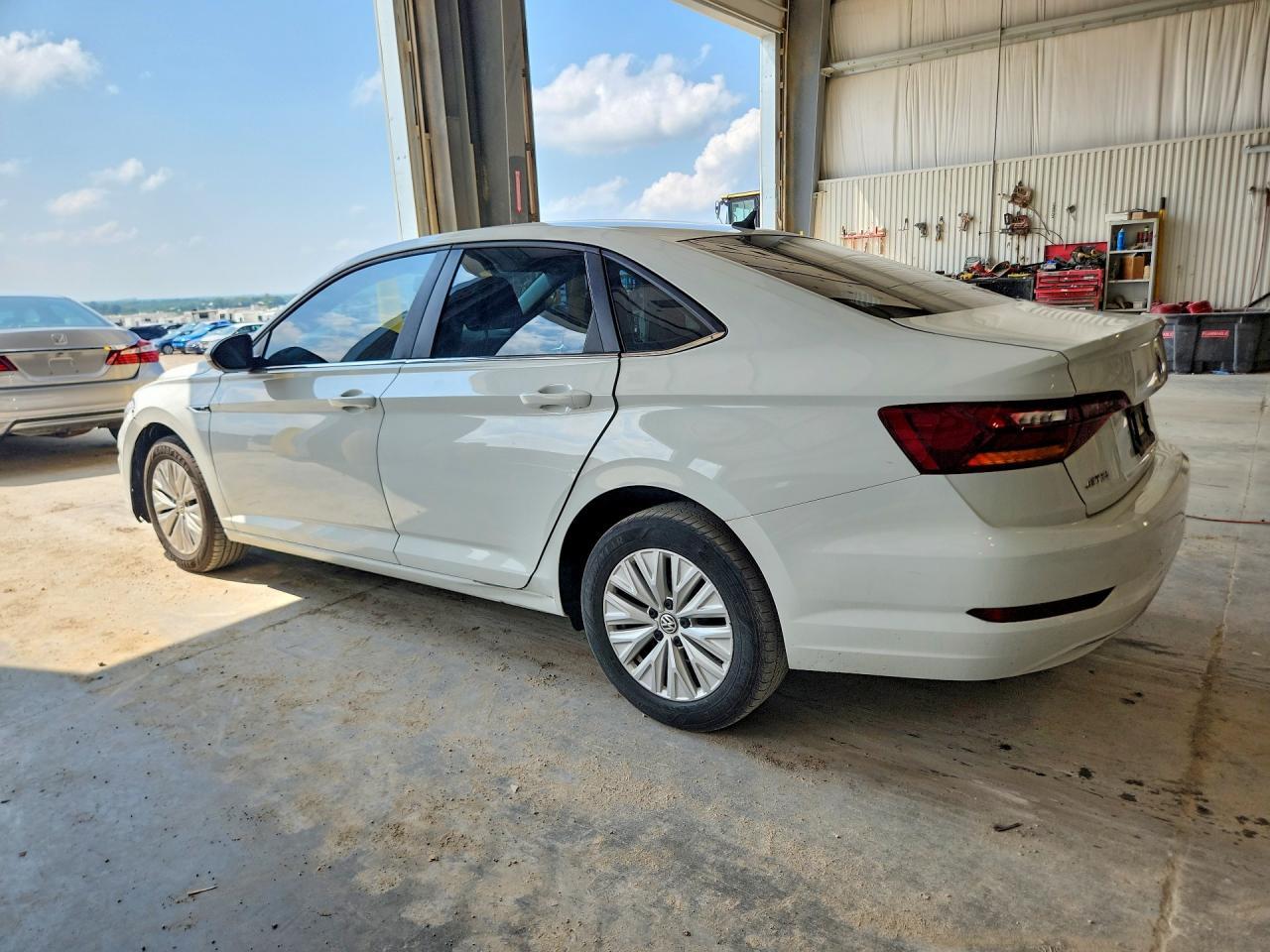 2019 Volkswagen Jetta S - Фото 2