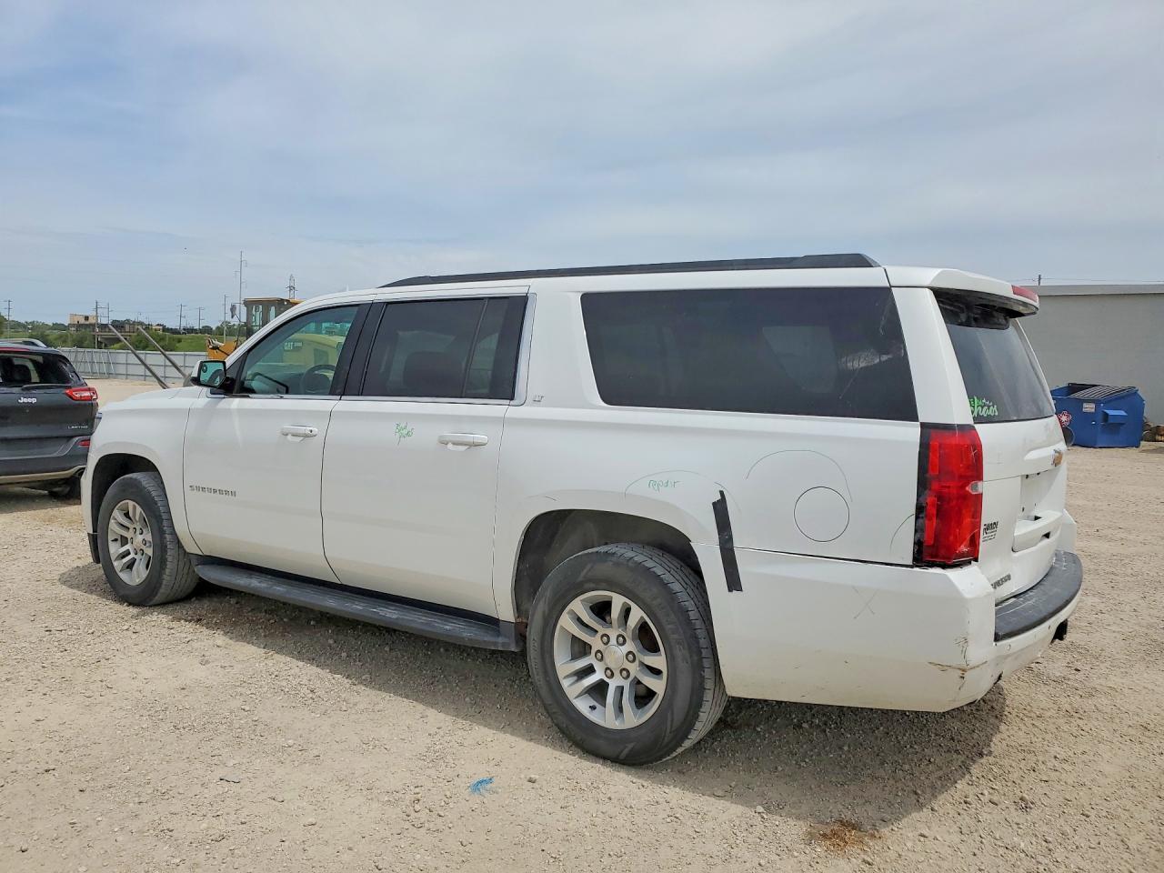 2017 Chevrolet Suburban K1500 Lt - Фото 2