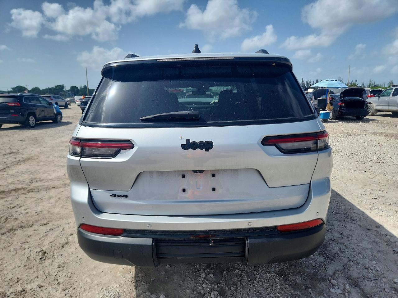 2023 Jeep Grand Cherokee L Laredo/L Altitude - Фото 6