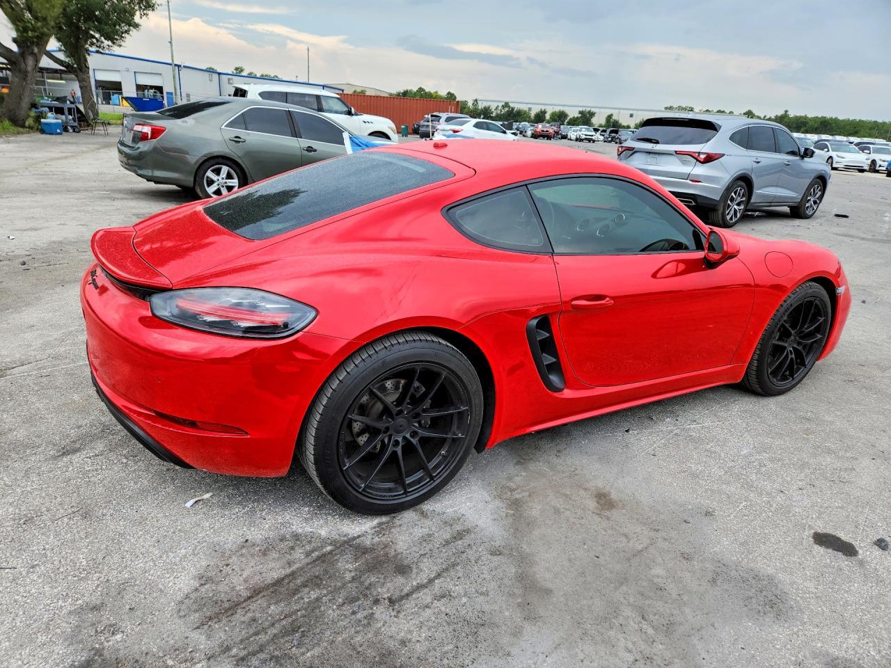 2017 Porsche Cayman - Image 3